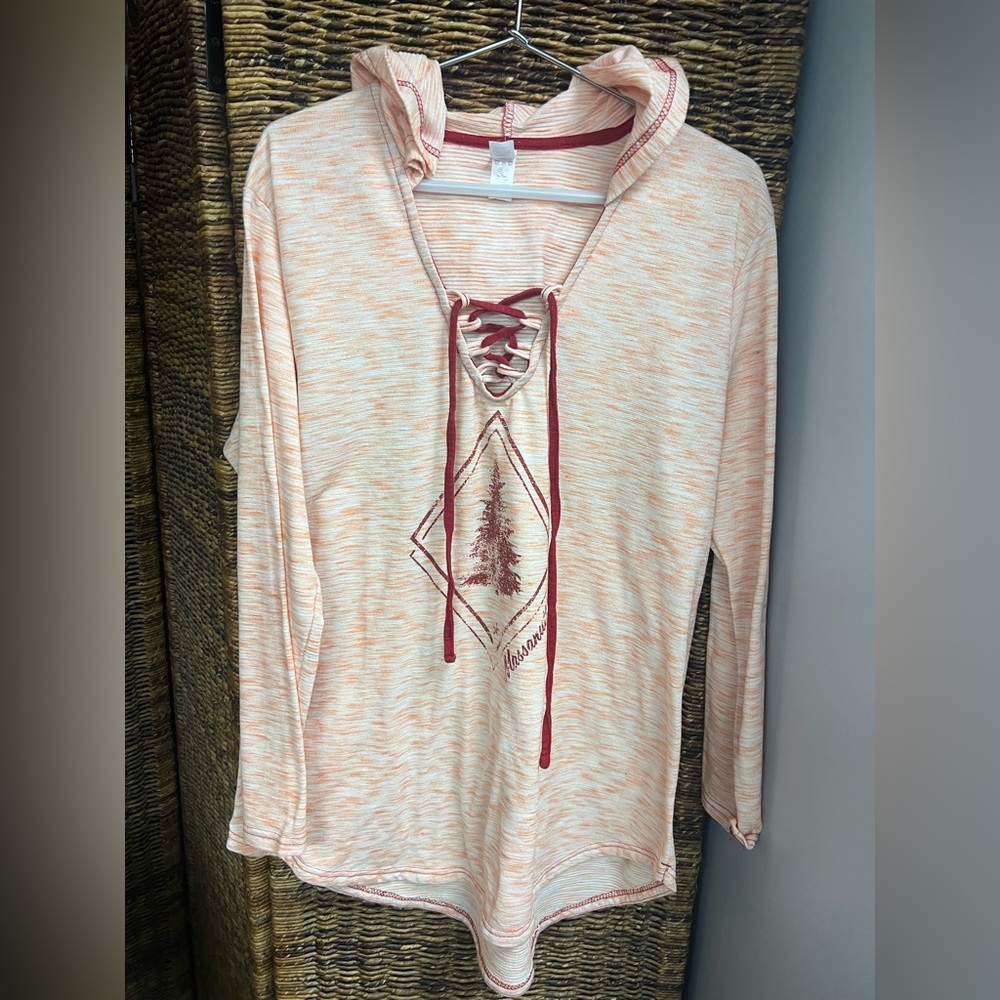 Salt Creek Apparel- Cross‎ Lace, hooded, XLarge, Pre- Owned